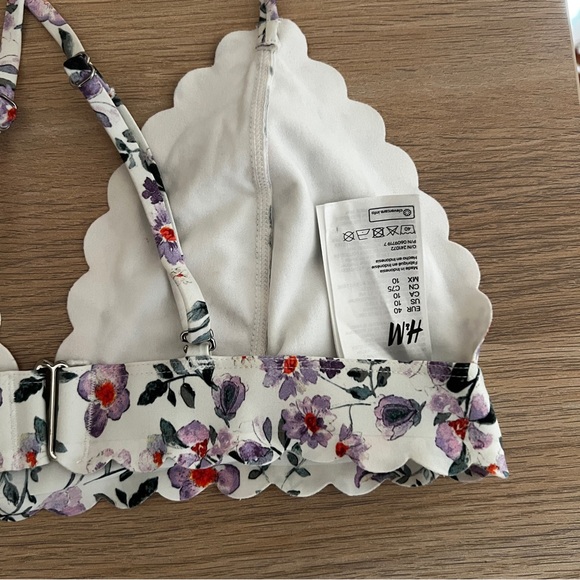 NWOT H&M Floral Print Scalloped Edge Bikini Swimsuit Top Adjustable Straps Cute - Picture 6 of 8